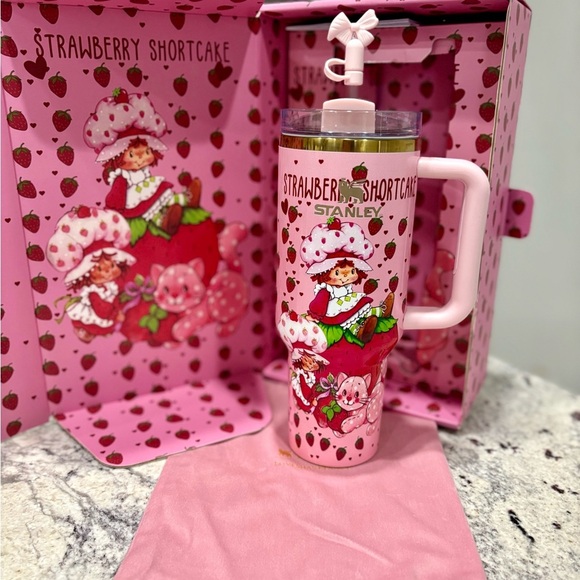 Stanley Pink Strawberry Shortcake Tumbler - Picture 4 of 4